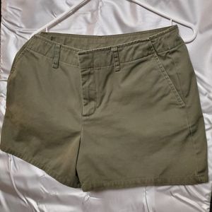 Chino BW Sport Olive Green short, petite size 8